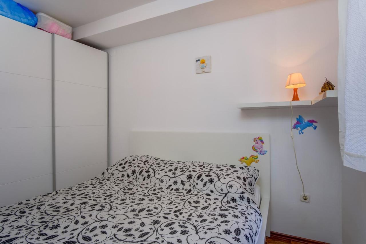 Apartman Natasa Малий Лошинь Екстер'єр фото