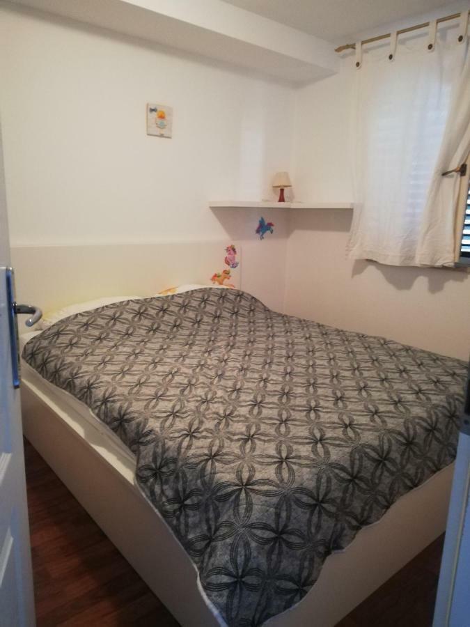 Apartman Natasa Малий Лошинь Екстер'єр фото