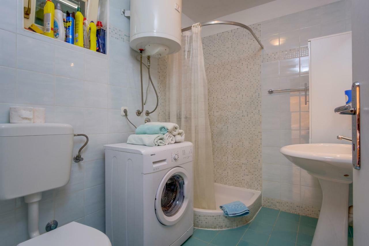 Apartman Natasa Малий Лошинь Екстер'єр фото