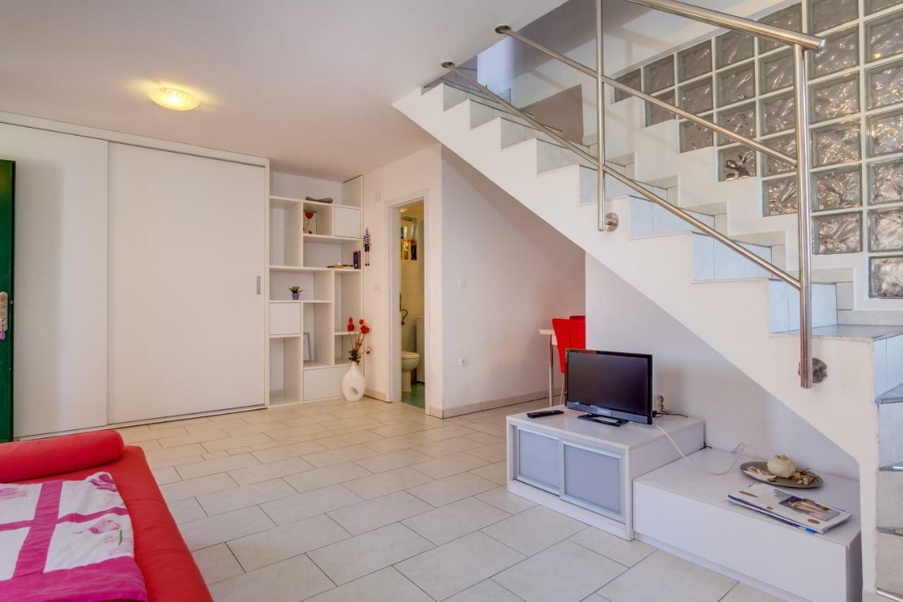Apartman Natasa Малий Лошинь Екстер'єр фото
